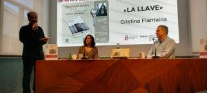Cristina Flantains en la presentación de su libro La Llave