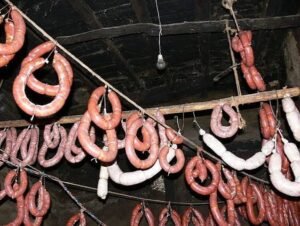 Chorizos curándose