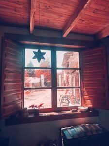 Ventana en casa de campo
